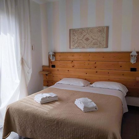 Hotel Garisenda B&B - In Centro A Riccione - Buitenkant foto
