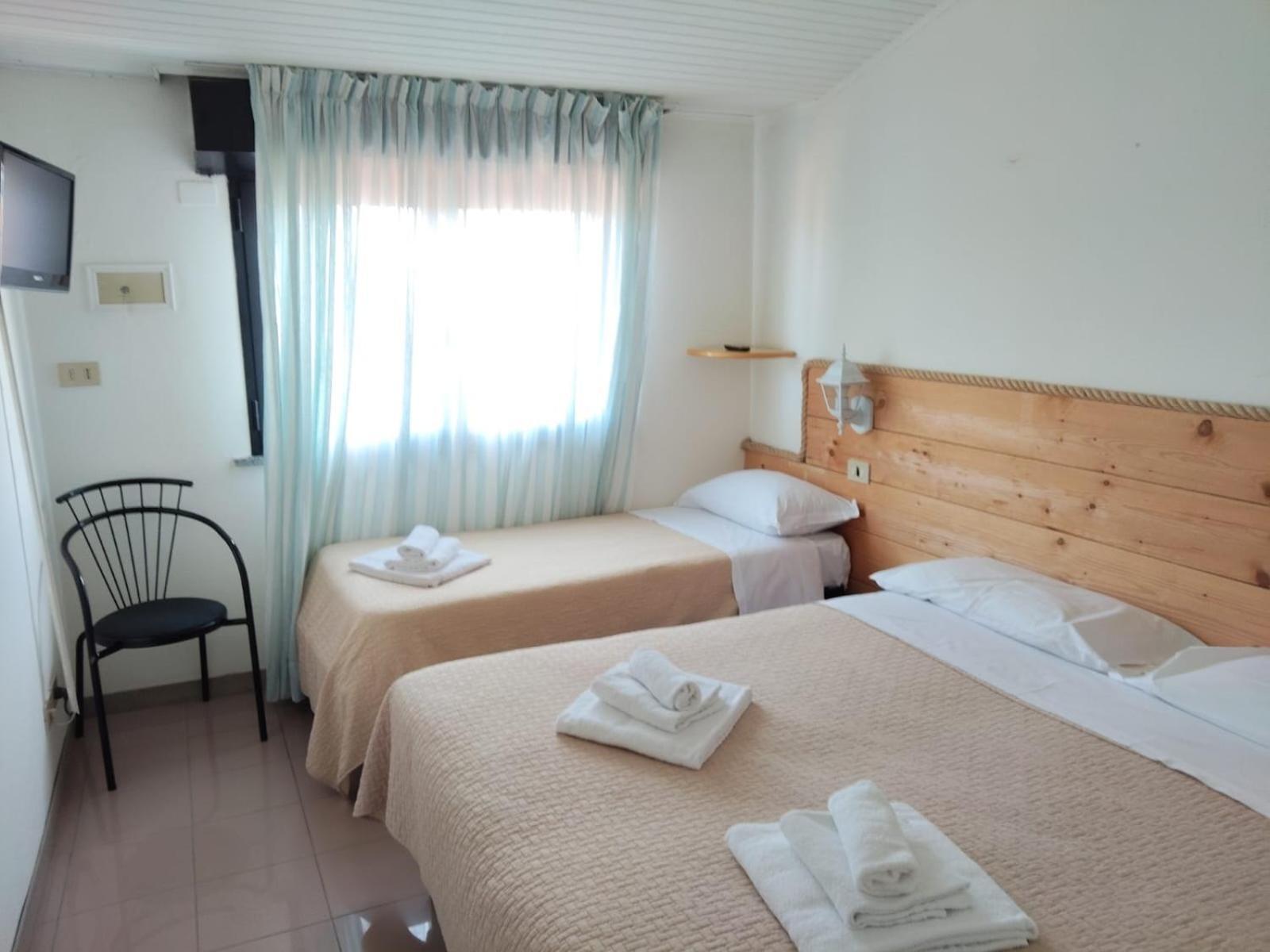 Hotel Garisenda B&B - In Centro A Riccione - Buitenkant foto